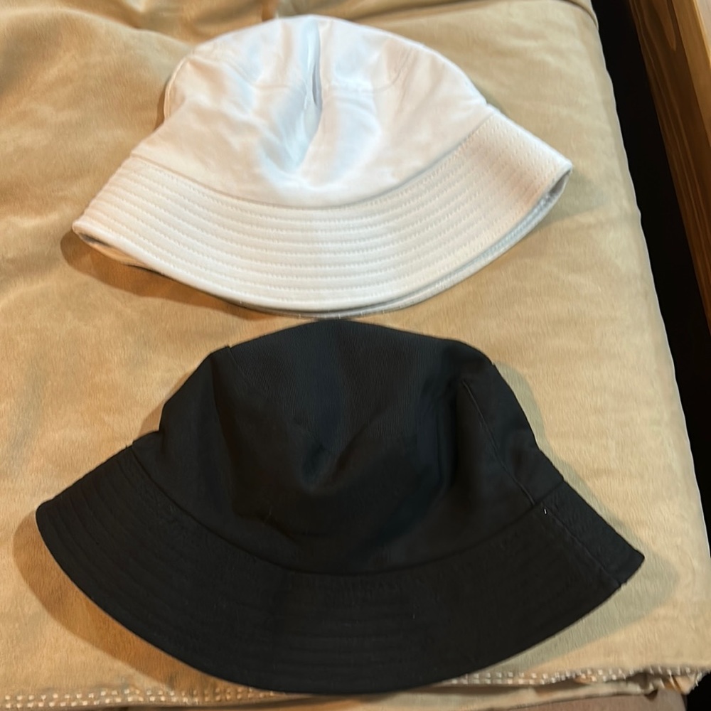 2 Bucket hats. Black n white